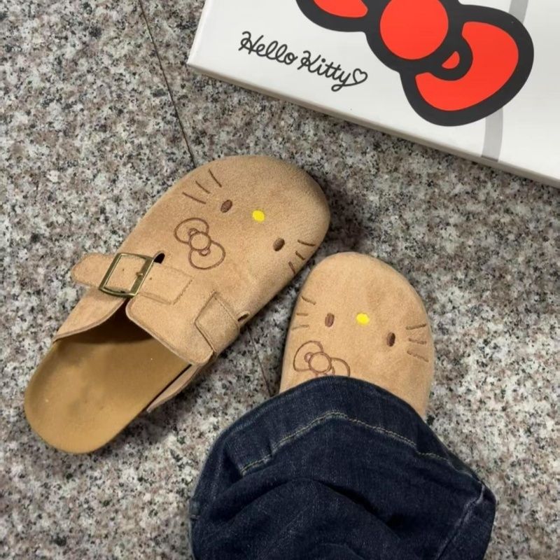 Leather Work Flats - شباشب نسائية من Hello Kittys، صنادل