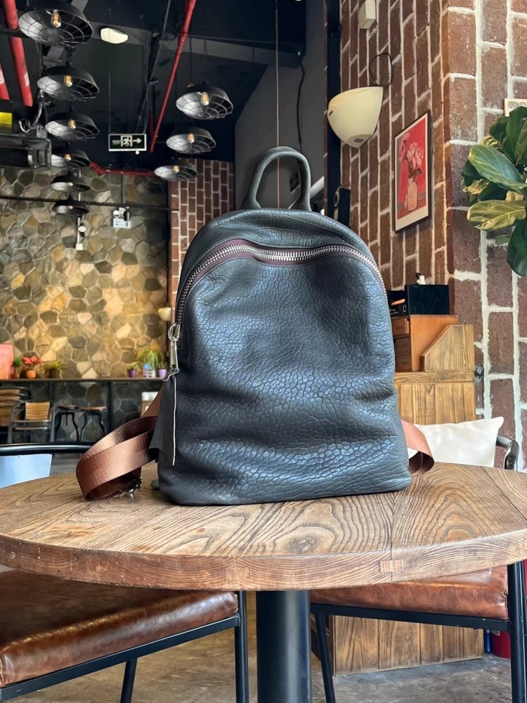 حقيبة ظهر كاجوال من جلد الغنم  - مراجعة Leather Work Bag وسعره