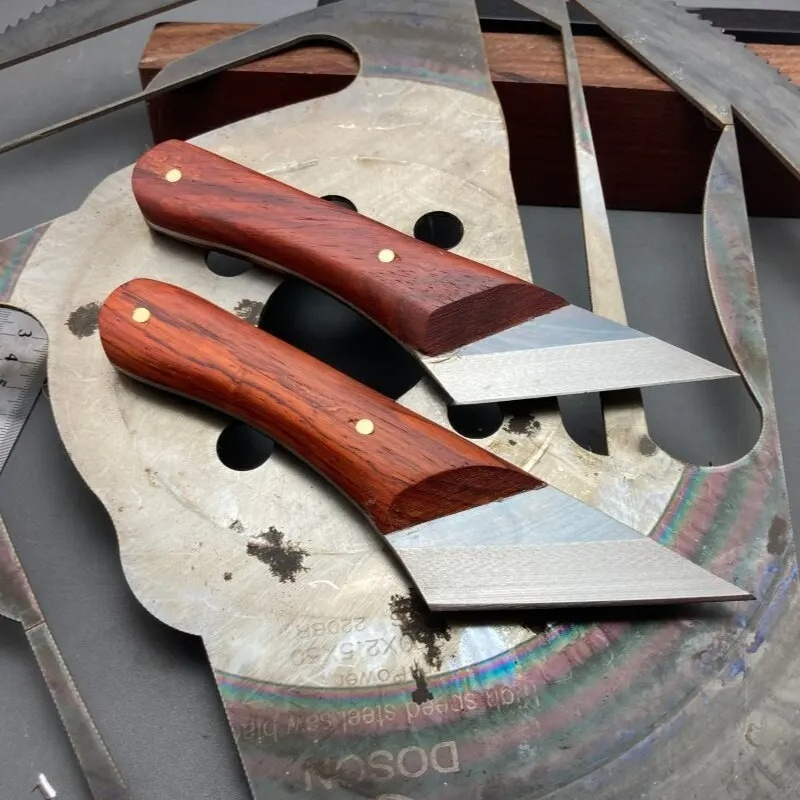 سكين قطع الجلد اليدوي المصنوع  - مراجعة Leatherwork Knives وسعره